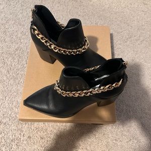 Worn one time - Steve Madden, black leather chain booties size 7